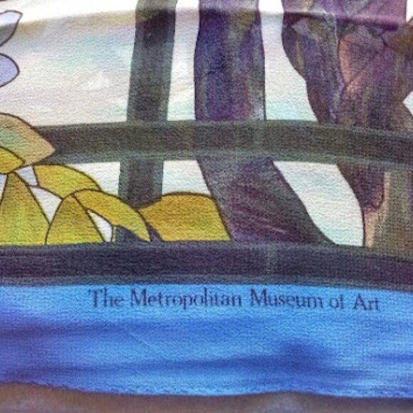 Metropolitan Museum of Art "Tiffany Windows" Scarf - Picture 1 of 5